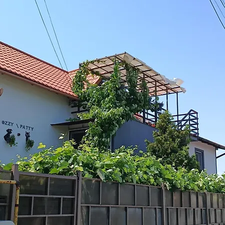 Guest house Casa Ozzy&patty 3*